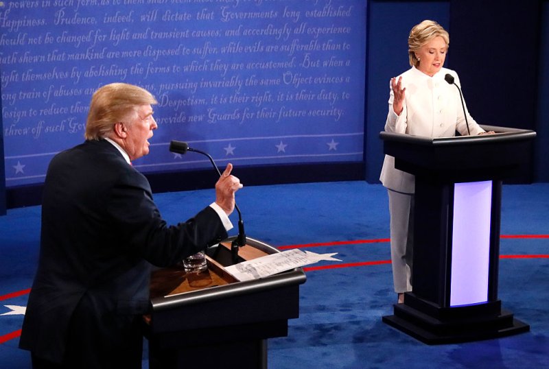 CommozioniA's tweet photo. #WomanInterrupted, è una app che utilizza il microfono del cellulare per rilevare le interruzioni nelle conversazioni quotidiane
Nel 2016 ricorderete tuttə la campagna presidenziale americana, Clinton - Trump. Nel dibattito del 19 ottobre (visto da 71,6 milioni di persone) 👇👇 https://t.co/IibPmzr5MP