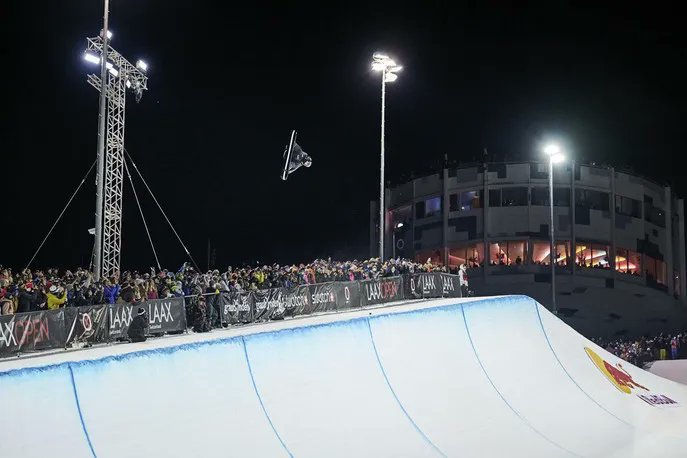 Les meilleurs riders du monde se sont retrouvés à Laax sur un setup de rêve aussi bien en slopestyle qu'en halfpipe pour se qualifier, comme Shaun White, pour les prochains JO
buff.ly/3ts71z4