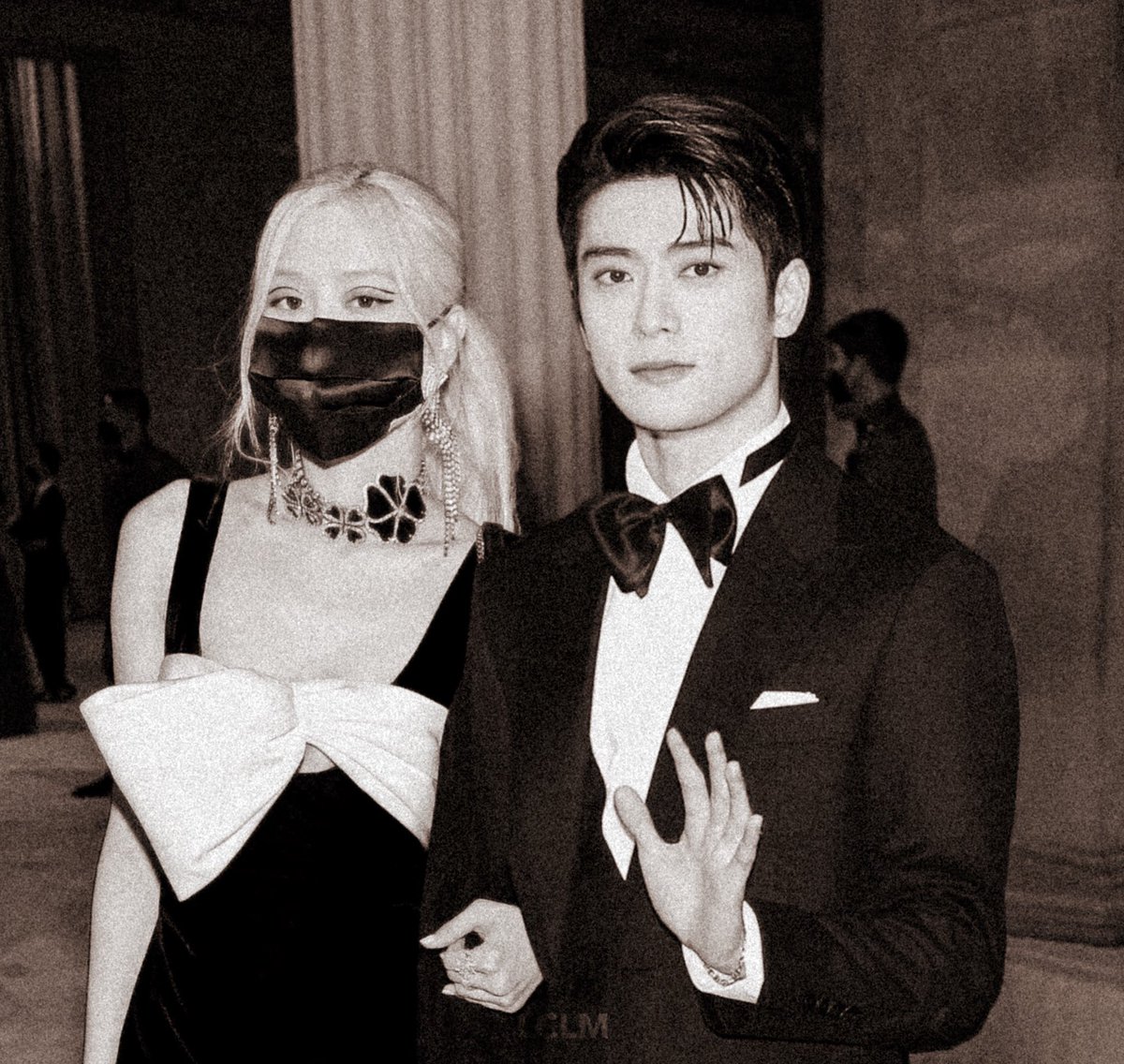 L0VEMBER's tweet photo. last pict of us, see you. https://t.co/mvH4UGarkg