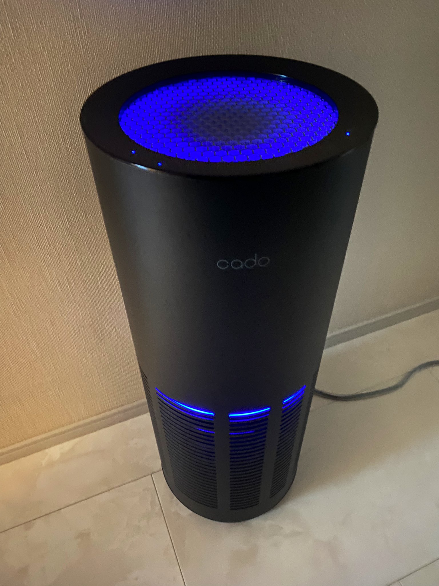 屋敷 隆一 Ryu Yashiki なんかすごいかっこいい空気清浄機買うてきた T Co Cjzexbne1i Twitter