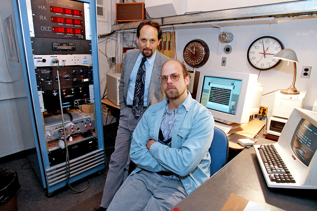 WeAreRSGroup's tweet photo. ON THIS DAY | In 1996, Paul Butler and Geoffrey Marcy discovered two new planets using an unconventional computer technique to analyze the movement of stars. Butler and Marcy have become known as "the world's most successful planet hunters".
#OnThisDay #PlanetHunters https://t.co/NzB76vlQ2v