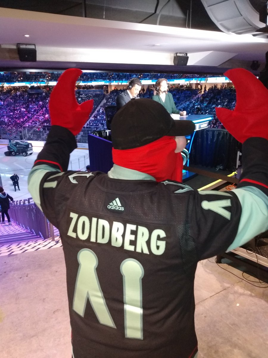 Hockeywolf Pro Shops tweet media