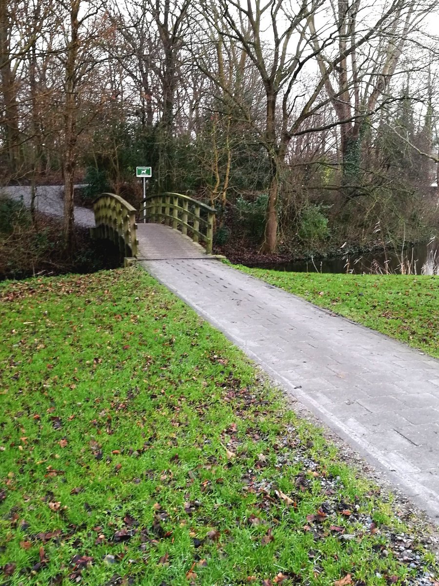 HelenaVictoriaD's tweet photo. Good morning, #Merenwijk! #BoroughofLakes

I am off jogging. 

Happy #BlueMonday and #GreenMonday at #HappySoaps! https://t.co/OKs3Lm2ltu