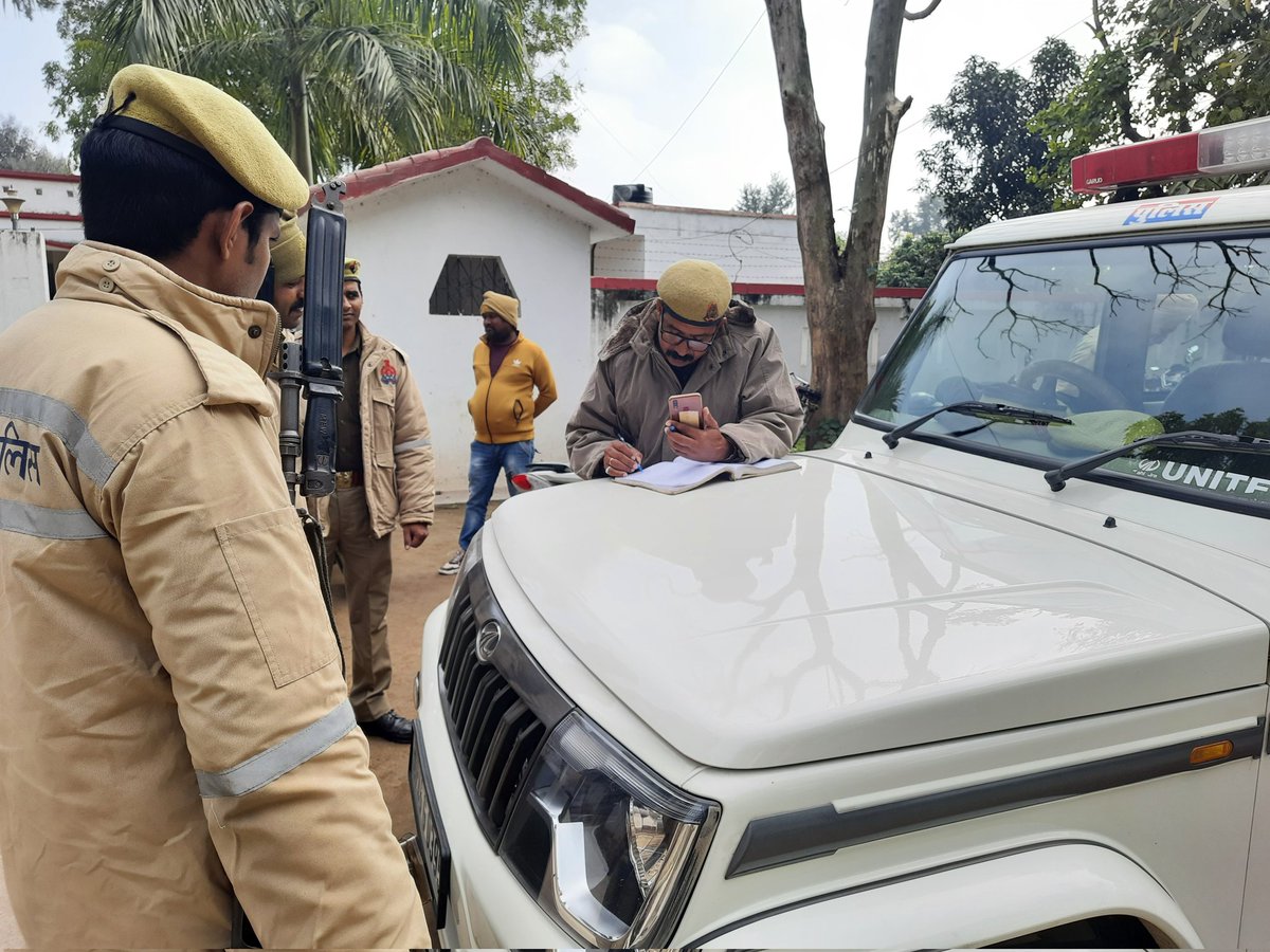 shravastipolice's tweet photo. #shravastipolice
पुलिस अधीक्षक श्री अरविंद कुमार मौर्य के निर्देशानुसार प्रतिसार निरीक्षक द्वारा रात्रि जोनल चेकिंग की गई।@112UttarPradesh #PRV, पिकेट, गार्द आदि ड्यूटी पर तैनात सभी कर्मचारी मुस्तैद मिले। 
#UPPolice https://t.co/QDF1dKckfT