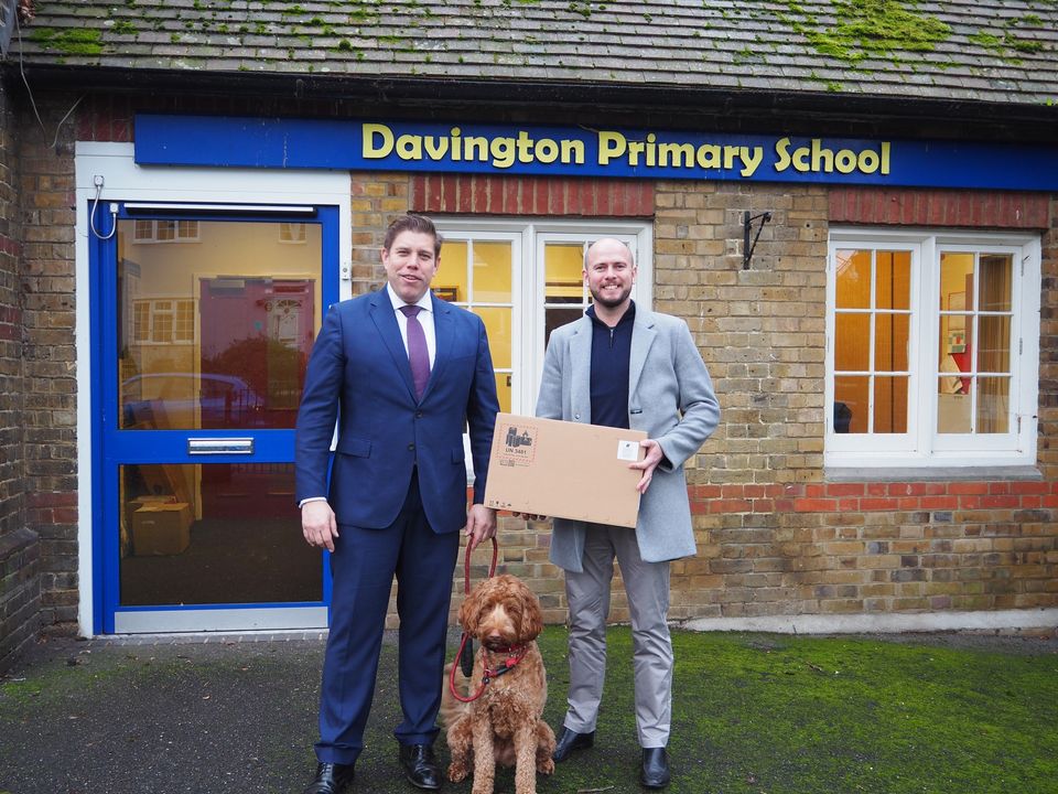 Agents_Giving's tweet photo. Great to see Chris Ellis @HarrisonsSales donating a laptop to #DavingtonPrimarySchool for the #ComputerForSchools organised by @stephenbrown54 supported by @Agents_Giving Another laptop being drawn by Chris 28th January See more here to support https://t.co/jPGgglR9tE https://t.co/mWXQtKJJJs