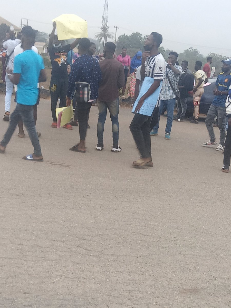 omo_baba_Gbade's tweet photo. All fees should be brought back to normal
Enough is enough
Statement of results from ₦3000 to ₦10,000
Loss of receipt for wetin I no loss ₦1k to ₦2k
Why???????
🔥🔥🔥🔥🔥🔥
#TakeItBackToNormalMAPOLY https://t.co/lTipoewNy8