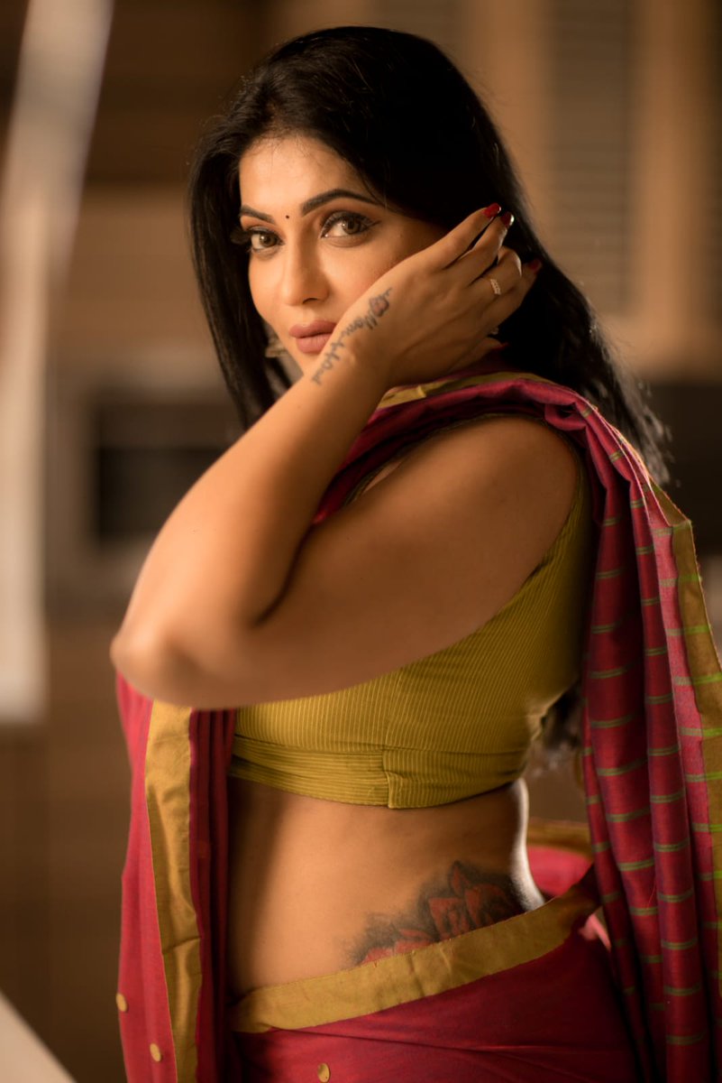 Cini_Mini1's tweet photo. #Reshmapasupeleti https://t.co/Q65kF7M0bS