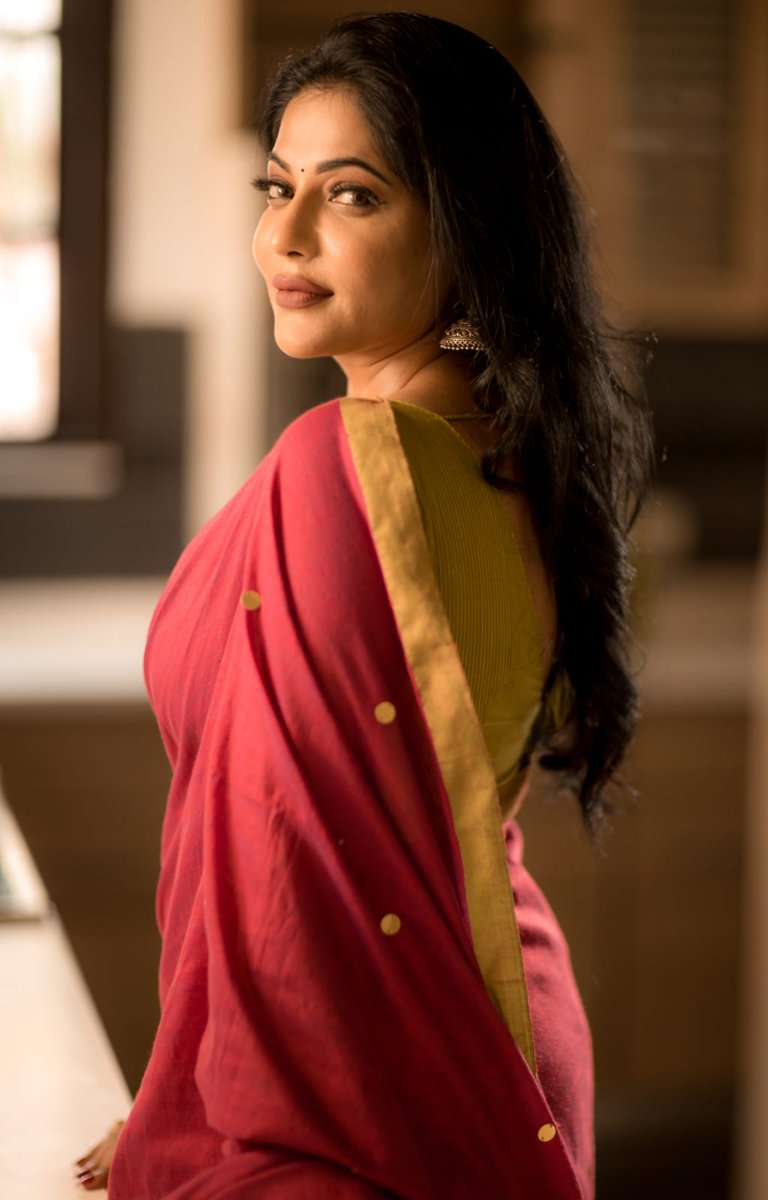 Cini_Mini1's tweet photo. #Reshmapasupeleti https://t.co/Q65kF7M0bS
