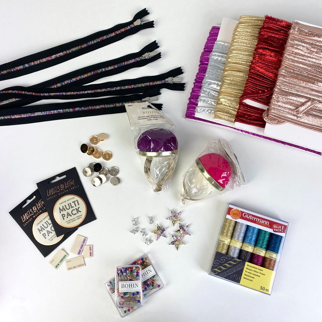 SewingGem's tweet photo. This week we have a metallic #Mondaymood. There are lot's of sparkly accents for your sewing collection on our website!β¨
https://t.co/0c7aLQ648e
#sewinggem #sewing #lovetosew #imakemyclothes #isew #brisbane #australia #handmade #sew #metallicthread #pins #zippers #piping https://t.co/nmxVXSOYp4
