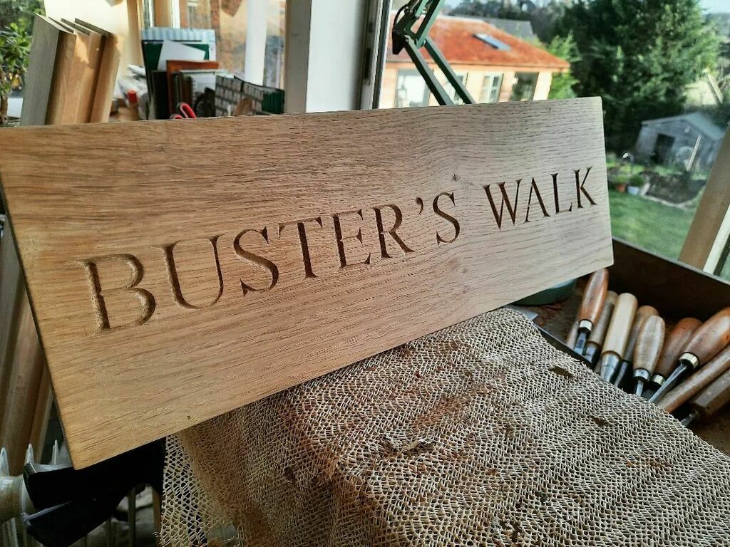 bespokecarver's tweet photo. A little oak sign made before Christmas in collaboration with @osbornesigns
Plain and simple was what the client was after, so plain and simple is what they got!
#oaksign #handcarved #handcarvedlettering #lettercarving #lettercarvinginwood #somersetcar… https://t.co/BUdIqW1oxc https://t.co/z2Cl2awJNh