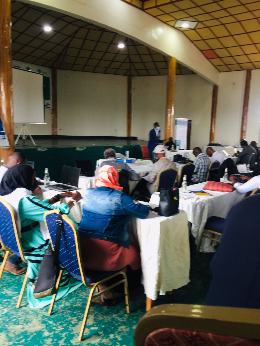 Abanyamakuru barengera ibidukikije  bibumbiye muri <a href="/EnviroRwanda/">Rwanda Environmental Journalists</a> bari mu mahugurwa yateguwe na 
<a href="/RMC_Rwanda/">RMC</a>, <a href="/GGGI_Rwanda/">GGGI Rwanda</a> na <a href="/GreenFundRw/">Rwanda Green Fund</a>  arimo kubera muri <a href="/GicumbiDistrict/">Gicumbi District</a> basabwe kurushaho gukangurira abaturage kubungabunga ibidukikije n’urusobe rw’ibinyabuzima. 
#GreenGicumbi