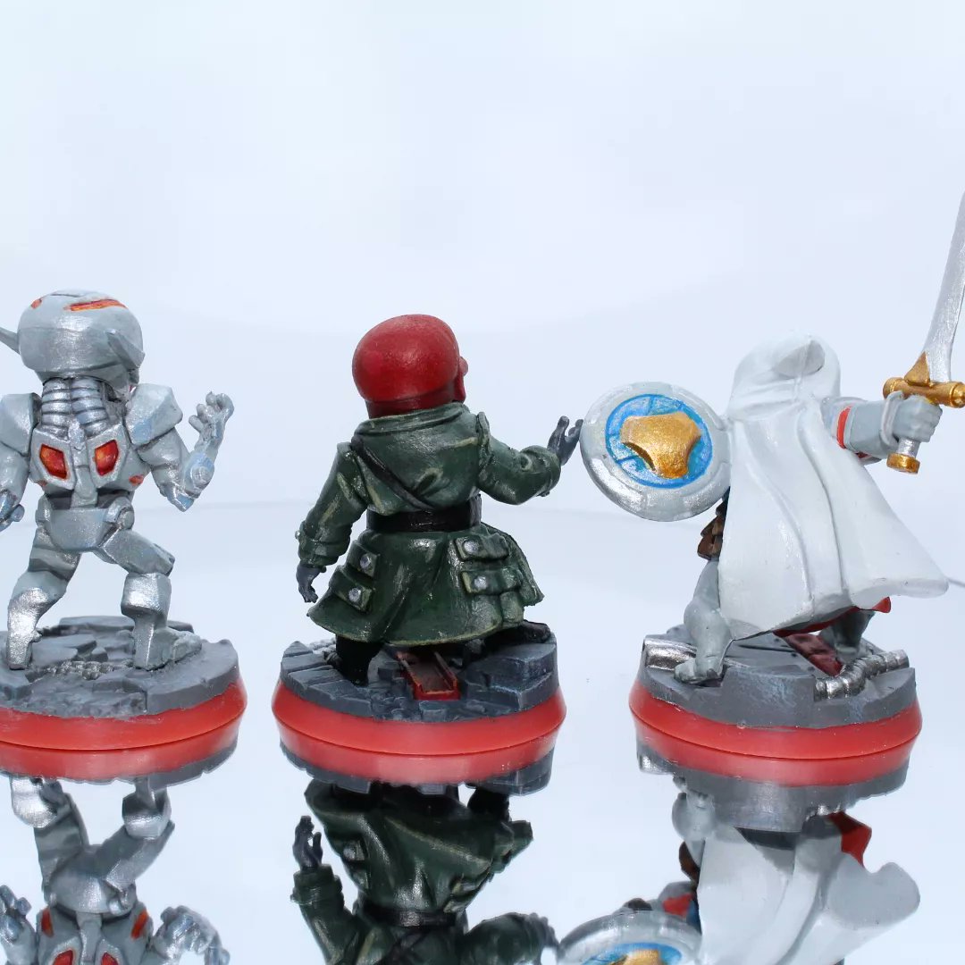 Jkc_studios's tweet photo. Core box Villians - Marvel United 

#marvelunited #marvelunitedboardgame
#marvel #miniatures #miniaturepainting #cmongames #avengers #paintingmarvelunited #bigchildcreatives #boardgames 
#villians #redskull #taskmaster #ultron https://t.co/uLhvQNHLmt