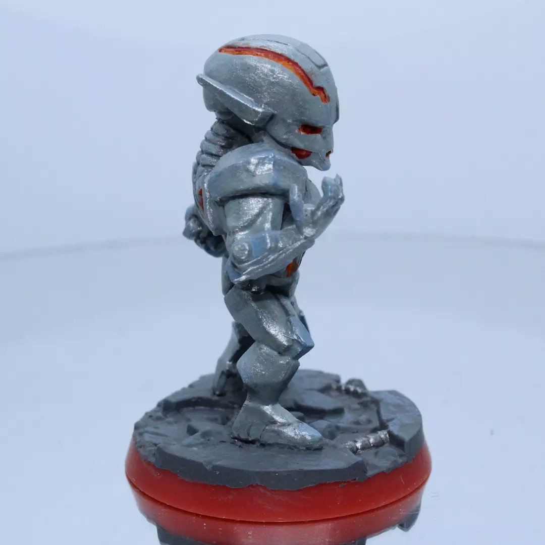 Jkc_studios's tweet photo. Ultron - Marvel United 

#marvelunited #marvelunitedboardgame
#marvel #miniatures #miniaturepainting #cmongames #avengers #paintingmarvelunited #bigchildcreatives #boardgames #ultron #ageofultron #villain https://t.co/gg3v3ff0rZ
