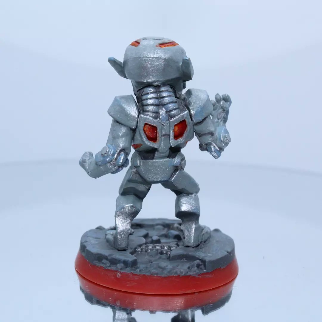 Jkc_studios's tweet photo. Ultron - Marvel United 

#marvelunited #marvelunitedboardgame
#marvel #miniatures #miniaturepainting #cmongames #avengers #paintingmarvelunited #bigchildcreatives #boardgames #ultron #ageofultron #villain https://t.co/gg3v3ff0rZ