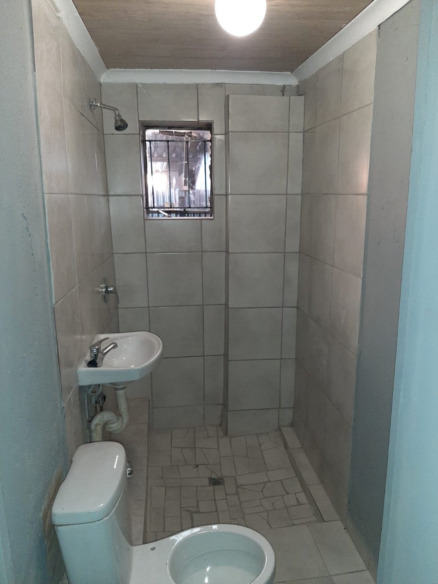 Michel_GroupSA's tweet photo. Start your new year in a new home!!!😁
Michel’s Property is offering you a home to rent in Hursthill, Johannesburg😁, With Free Water, Electricity and Wifi 

Rent – R 4 000.00 P/M
Deposit - R 4 000.00 and can be settled in two months 
Parking Available 
Kids friendly https://t.co/Uf09OwOufB