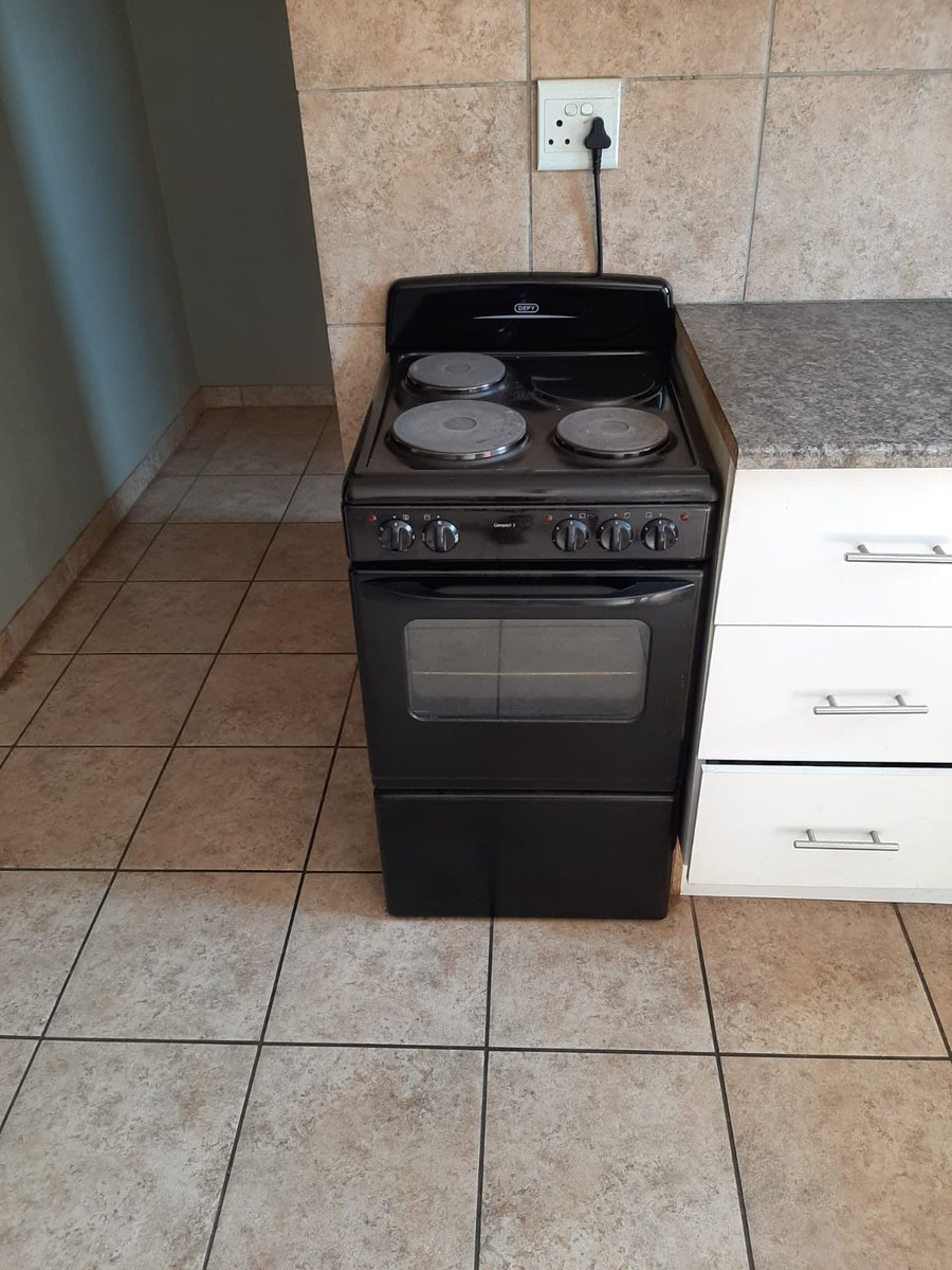 Michel_GroupSA's tweet photo. Start your new year in a new home!!!😁
Michel’s Property is offering you a home to rent in Hursthill, Johannesburg😁, With Free Water, Electricity and Wifi 

Rent – R 4 000.00 P/M
Deposit - R 4 000.00 and can be settled in two months 
Parking Available 
Kids friendly https://t.co/Uf09OwOufB