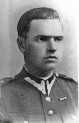 ipngovpl_eng's tweet photo. It was one of the most spectacular raids in the history of the #HomeArmy. #OTD in 🗓 1943, 40 partisans led by Jan Piwnik #Ponury, broke into #Gestapo prison in Pińsk and brought freedom to three Home Army soldiers including a #SilentUnseen one, Alfred Paczkowski “Wania”. https://t.co/NTgAbW0Htd