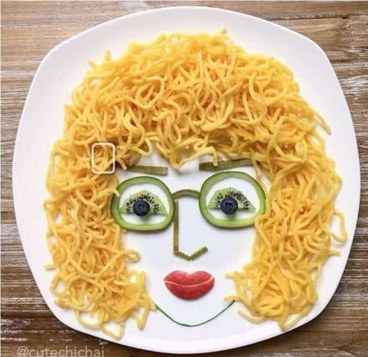 AbleKalanzi's tweet photo. Wen a makeup artist enters the kitchen 🙄 https://t.co/YDdCpkFLTO