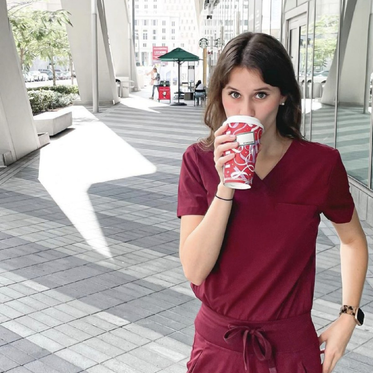 LoungeDrs's tweet photo. A good morning with a good burgundy scrub 🤩✨
#ميدليتا 
#start_fresh 
#بدايتك_الجديدة 
#drslounge
#دكتورلاونج 
@rubyinmedicine https://t.co/Mp9mNqLv67