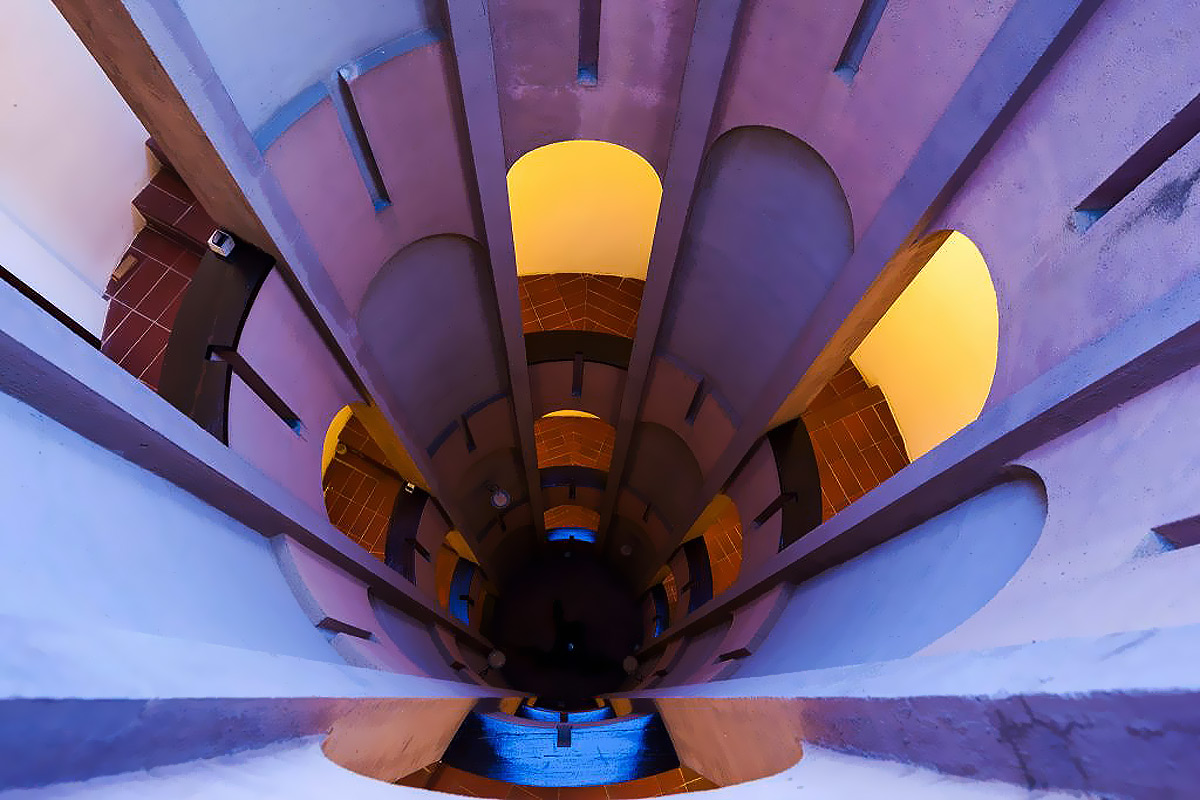 Ricardo Bofill (1939 - 2022)
Eserlerinden fazlasıyla etkilendiğim, ilham almaktan kaçamadığım, İspanyol mimar Ricardo Bofill, bu dünyadaki yoğun geçmiş mesaisini tamamlamış. Saygılarımla uğurluyorum.