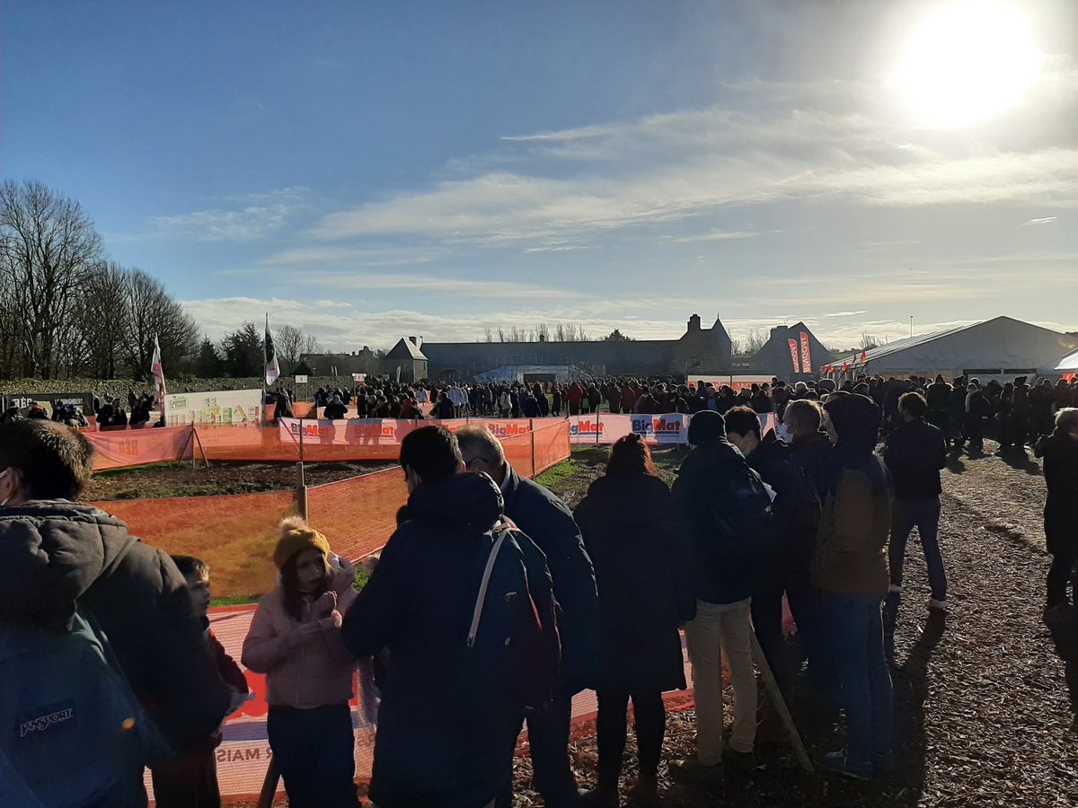 PierreCoquelin1's tweet photo. 🚲👏 Au lendemain de cette magnifique étape de la Coupe du monde de cyclocross à Flamanville, un immense bravo à tous les bénévoles pour cette belle fête du vélo @CCencotentin https://t.co/5HTdUZ6ujv