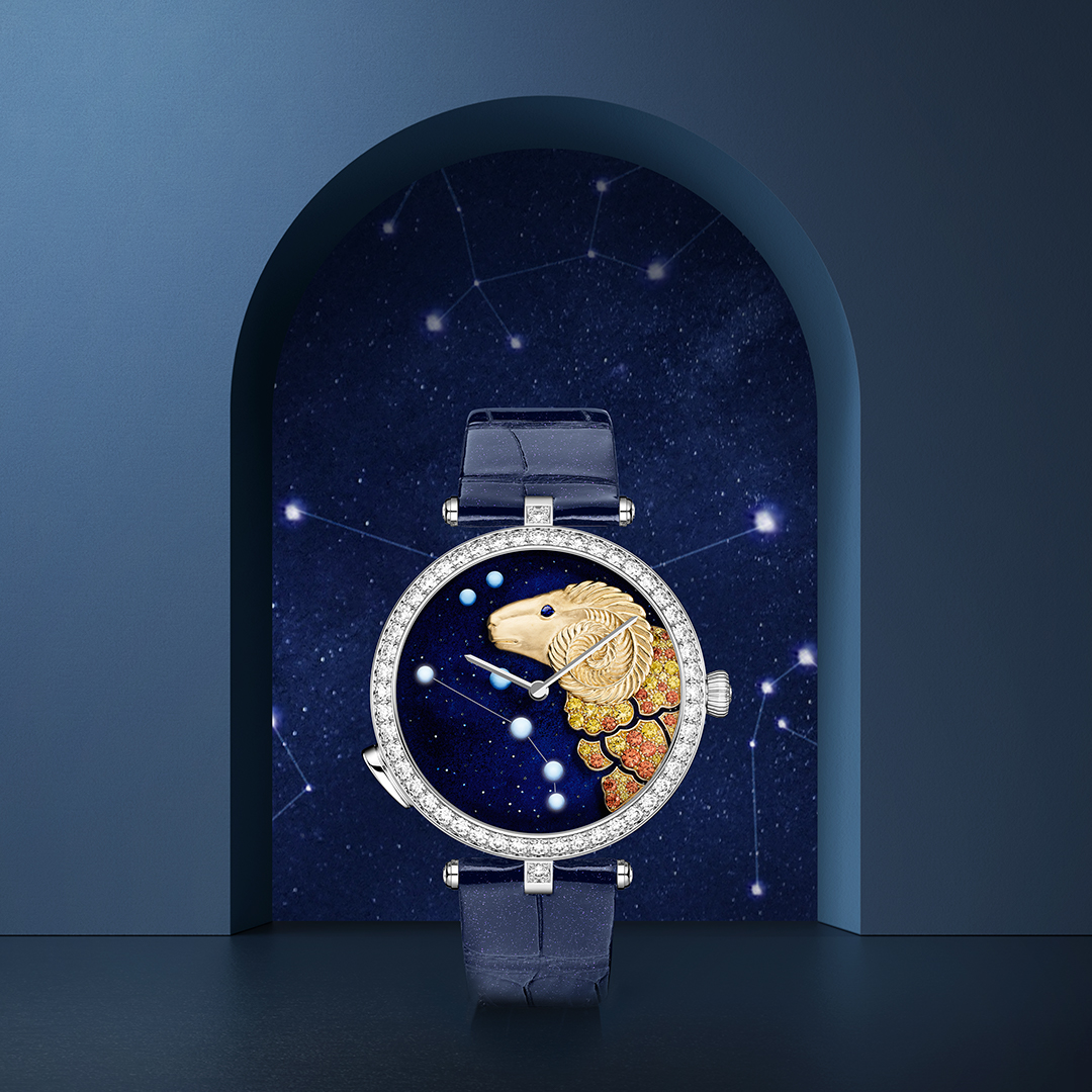 vancleef_japan's tweet photo. 壮大な宇宙の鼓動に呼応する時計、ゾディアック リュミヌー。文字盤の上に星の瞬きをつなぎ、星座を映し出します。
時を刻む牡羊座と山羊座、それぞれの詩情あふれる世界に惹き込まれて。https://t.co/6U5LzW2EIu
#VCAwatches #VCAZodiaque #VCAPoetryofTime #ポエトリーオブタイム #VanCleefArpels https://t.co/bGYXmZ6JlD