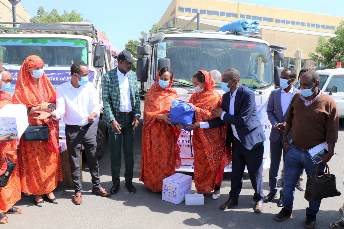 esogeth's tweet photo. Afar: @ESOG’s Continued Support in CAAs
@esogeth made Z third donation of 100 dignity kits to Kelewan Hospital &amp; Chifra Health Center in Afar on Jan. 15, 2022. @MekdesDaba @AbdulfetahAbd19 @AnsaMeseret @feridabas @TesfayeHurissa @LemiBelay @BalkachewN @davworku @munirkassa https://t.co/63kYcYd2gF