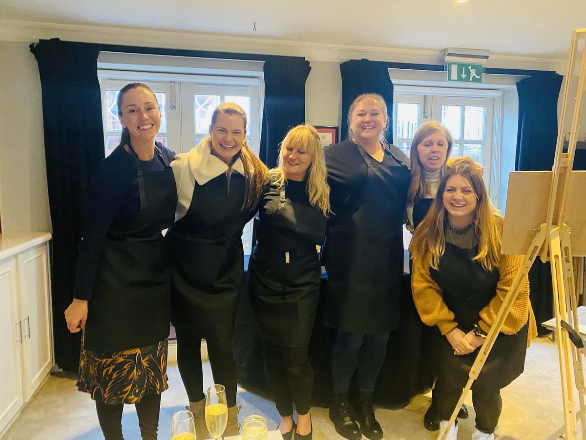 eventprofslive's tweet photo. Wow what a FAM and what a way to kick off our 2022 events programme for our members @chewtonglen @LernouxDock! What a 24 hours they had - lunch @TheKitchenatCG, a art class via @walderevents, showcase of the spaces and a private dining experience! #eventprofs https://t.co/4AThHoYV1n