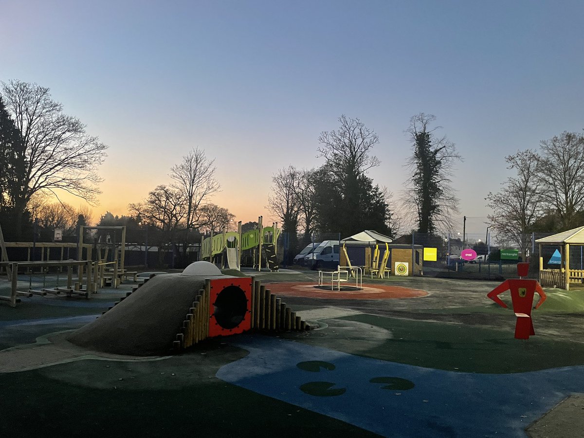 When the day, and week, starts with frosty beauty ❄️ Please be careful today #TeamRigby 💙 <a href="/AllPlayLTD/">All Play Solutions LTD</a> <a href="/Playdale/">Playdale Playgrounds</a> 💙