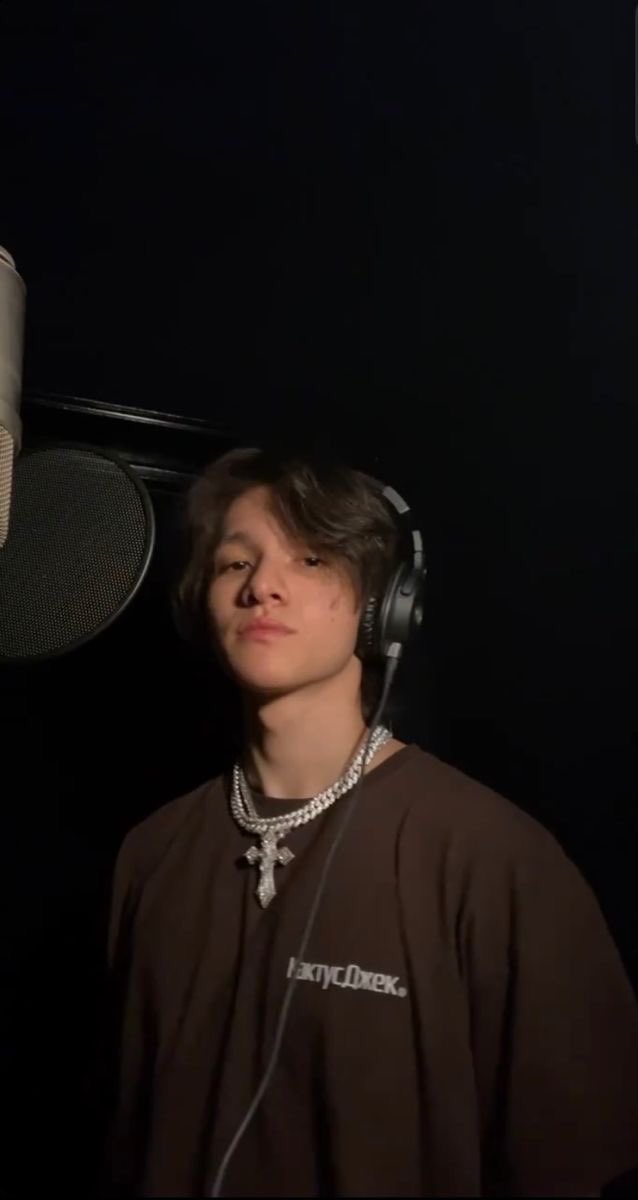 SamuelKimpicss's tweet photo. I don't know what I can write, but you are my sweet baby, you are entering your new age, and it's been my second year since I became a Garnet. I’m glad to know you, my kind-hearted baby, i hope your new age bring you good luck, always be healthy and happy, I LOVE YOU VERY MUCH✨ https://t.co/4LAs6kebcm