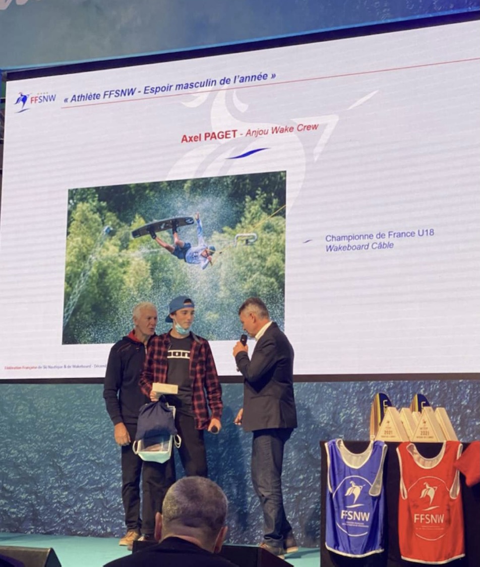 PagetAxel's tweet photo. Je remercie la FFSNW de m'avoir élu espoir masculin de l'année 2021 lors du salon nautique de Paris ;))
@FFSNW
#wakeboard #prix #FFSNW #SalonNautique https://t.co/3RLzVsu4Ls