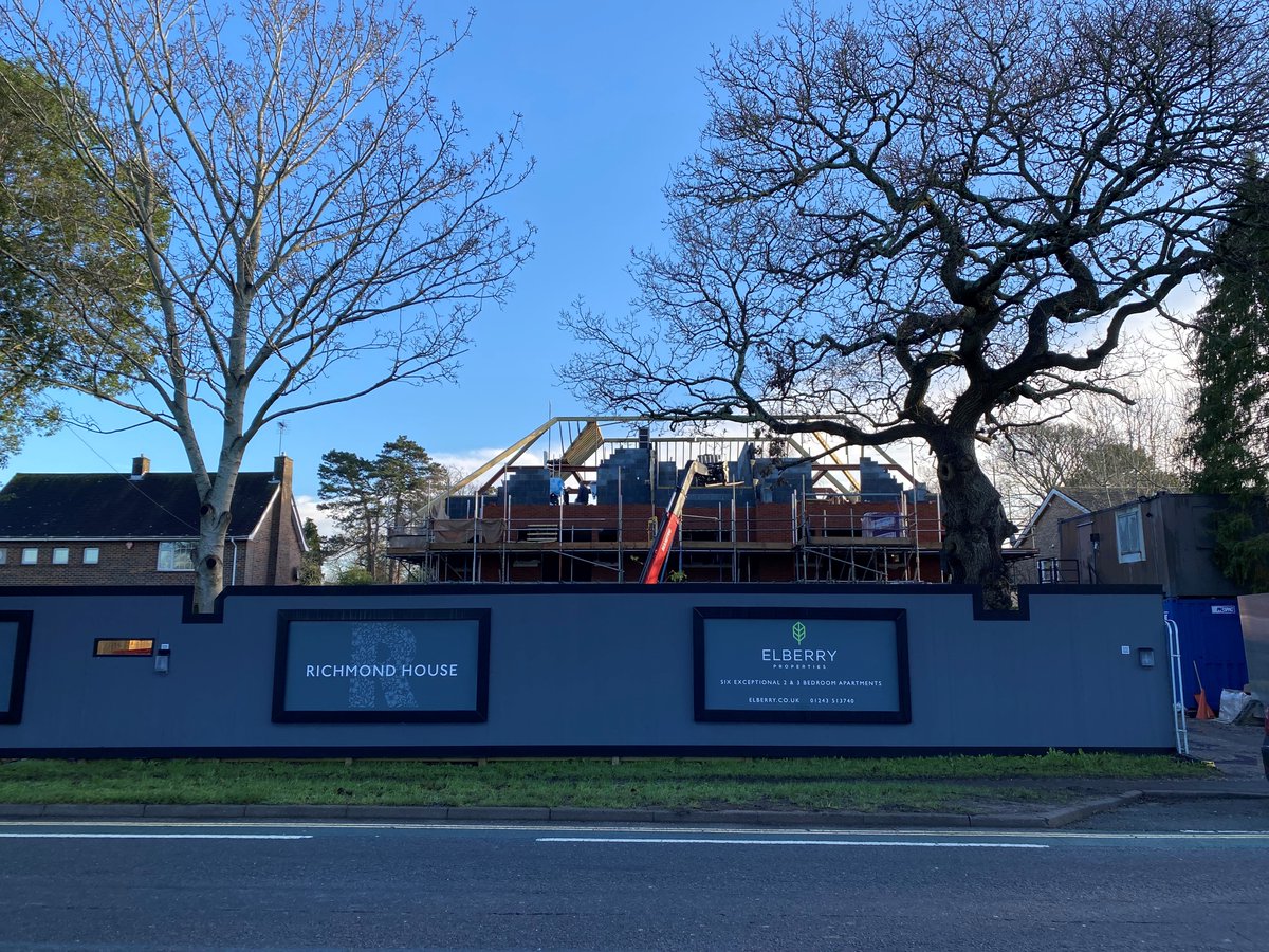 mh_Architects's tweet photo. Blue skies over our scheme at Richmond House in Chichester, of 6 apartments and a detached home.  Superstructure work progressing well by Construct 10 for Elberry Properties Ltd https://t.co/oITuqCw0wo