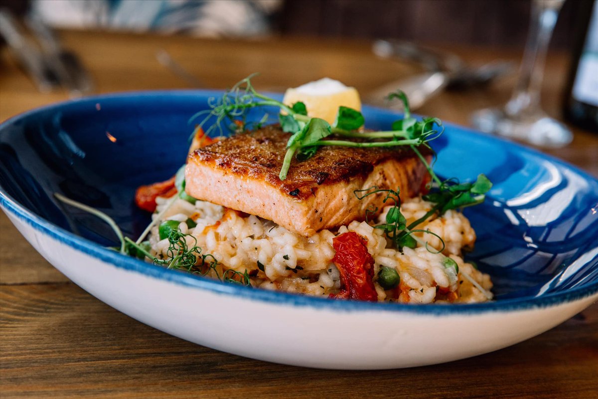 TasteCheshire's tweet photo. Today is the 1st of 4 Mondays you can get 50% off your food & soft drinks all day at @ChesterShipInn
Definitely a Happy Monday 😊
#bluemonday #notbluemonday #happymonday
https://t.co/mSLnGuewmg https://t.co/ejS1dFgMPM