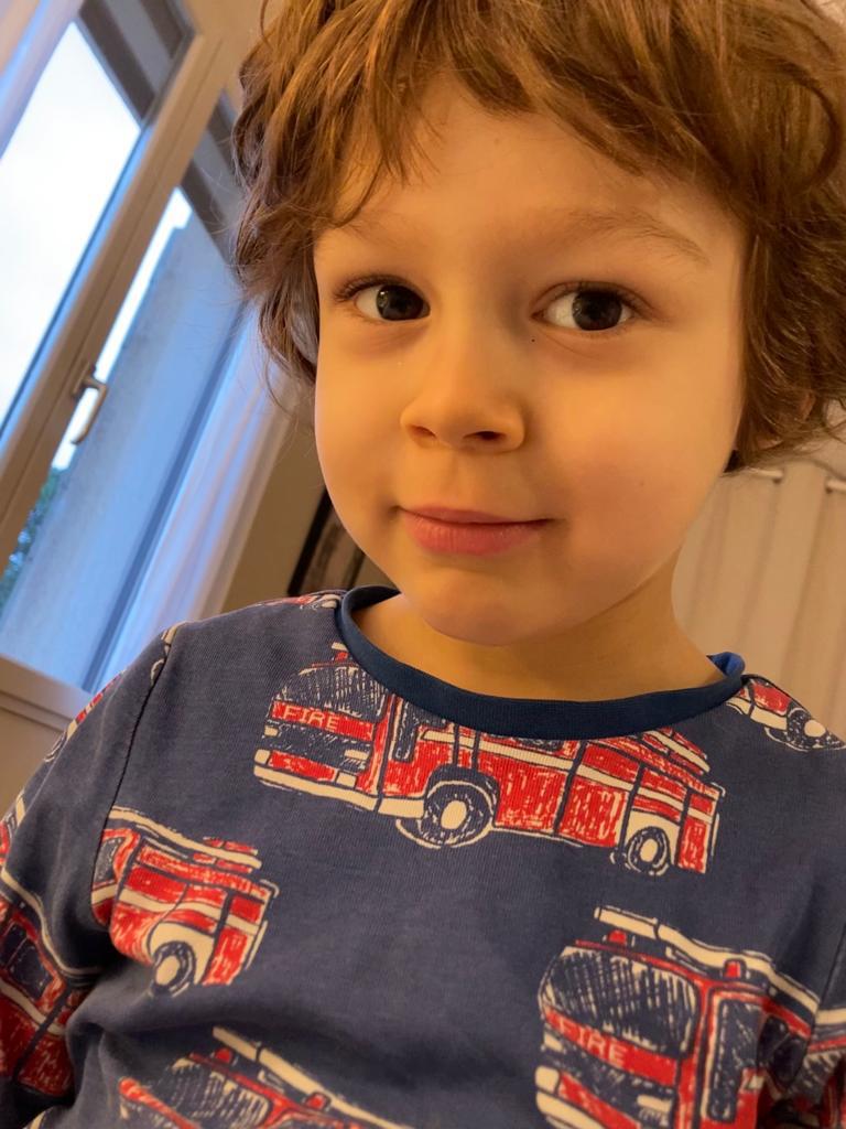 Je connais ce petit garçon qui s’appelle Joseph. Il a une leucémie et a un besoin urgent de greffe de moelle. Un examen très simple montrera si vous êtes compatibles et pourriez le sauver.

👉 dondemoelleosseuse.fr/tout-savoir-su…