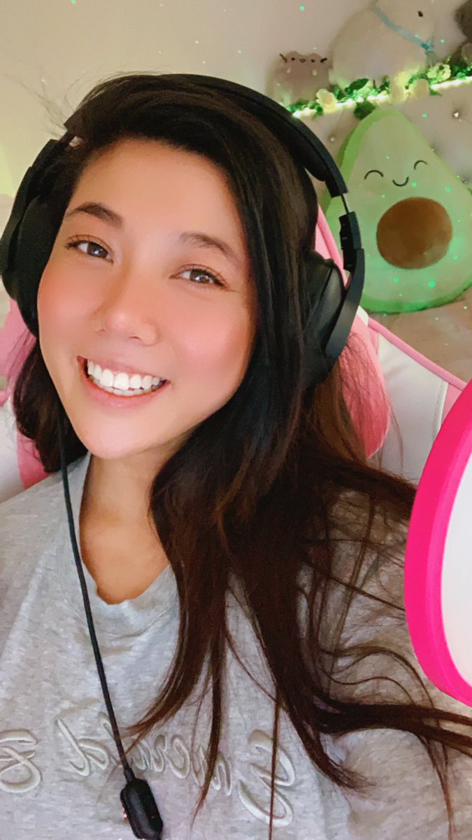Xerafena's tweet photo. Avo great night ladies and gentlemen! Just chatting on stream tonight~ 🥑🥰
https://t.co/hWb7SXZfGh
#Avocuddle #Hi #LetsPlay #JustChatting #Twitch #Streamer #TwitchTv #GamerGirl #TwitchStream https://t.co/AbKM80ahPo