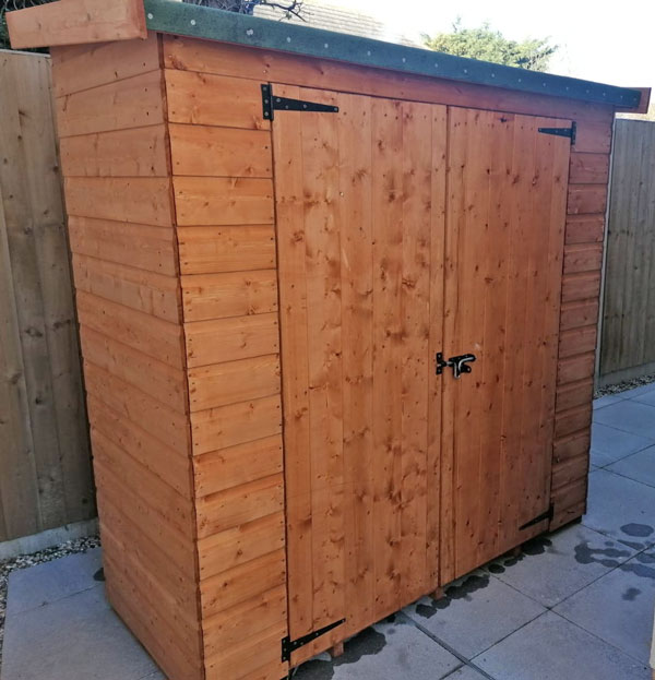 lemonfencing's tweet image. Take a look at this wallshed installed recently. An option from our compact storage unit range. Ideal for your garden to add that extra space for your garden tools. #Lemonfencing #Wallshed #Compactstorageunit #Southend