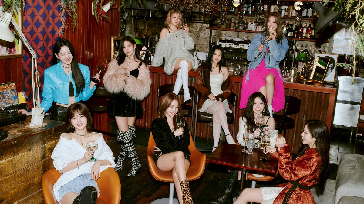 BandwagonAsia's tweet photo. "By telling a story that adds a bit of excitement to our mundane everyday life, we want to instil a sense of hope that the joys of life we once enjoyed will soon return," fromis_9 on #Midnight_Guest
https://t.co/35kXtW9Jd1
#fromis_9 #프로미스나인 #fromis_9_DM https://t.co/TWd3hYdpA5