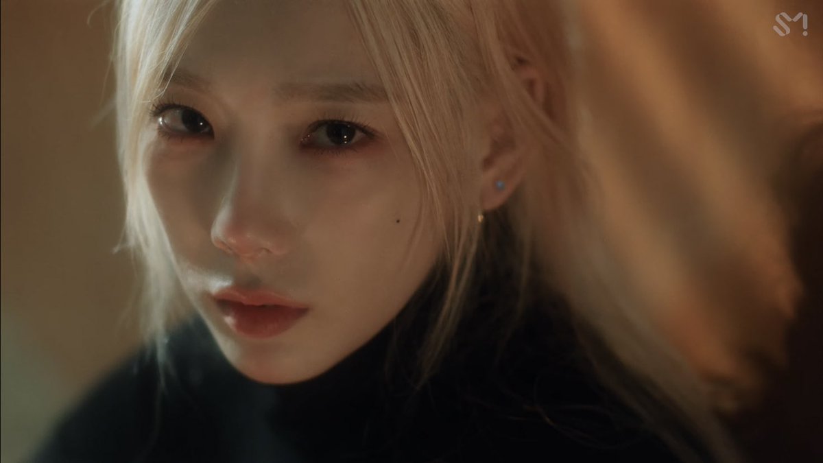 309xoxo's tweet photo. 휙휙 바뀌는 얼굴 분위기 미쳤나 https://t.co/rB84OAmi8k
