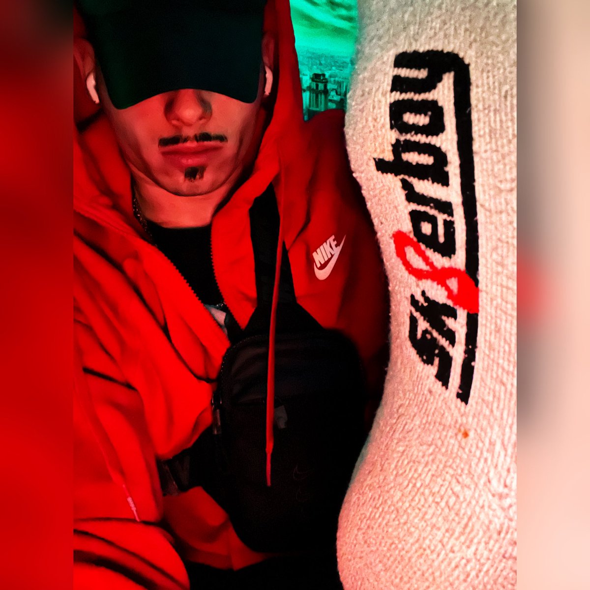 sneakerboy18261's tweet photo. 🦶🏻😈😉 https://t.co/mA22cfEadW