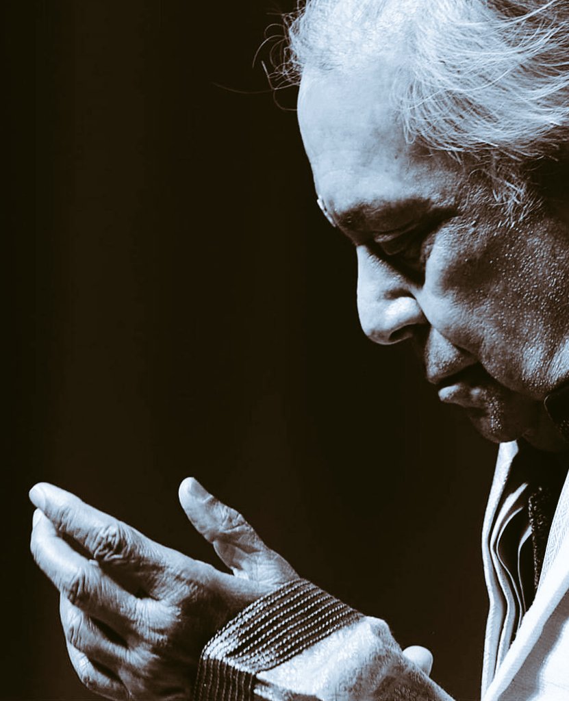 Heaven gained a legend today...
RIP sir 🙏
#PanditBirjuMaharaj