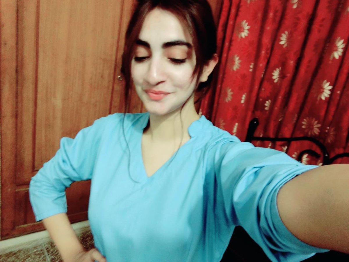 Couplesgoal5's tweet photo. Rate my selfie plz https://t.co/eI9eXciHu2