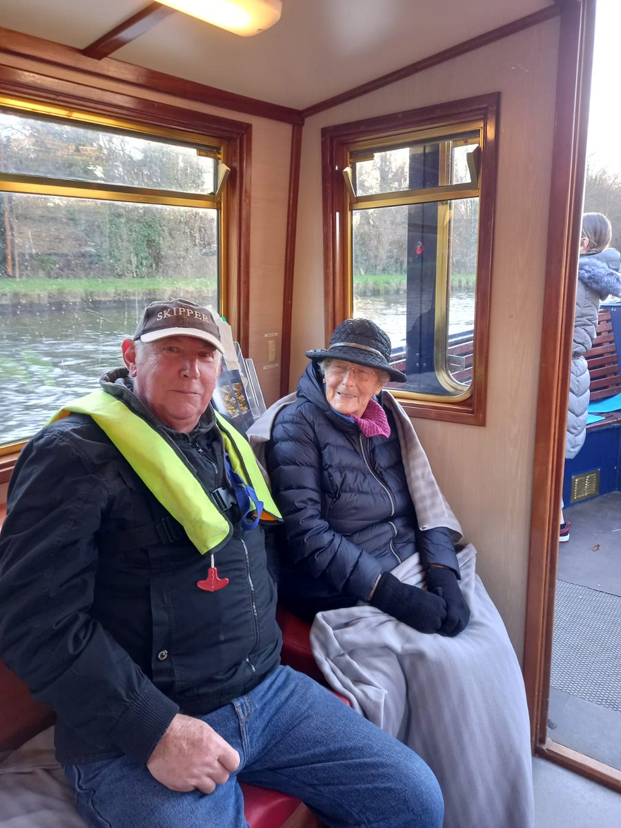 _bfriend's tweet photo. Fantastic canal trip with our #Rotherham Social Club 🛥️. Huge shout-out to the @LockSwinton team for an amazing day on the water. Getting out in blue space is good for the soul 💙 https://t.co/aH4BpA9eBv