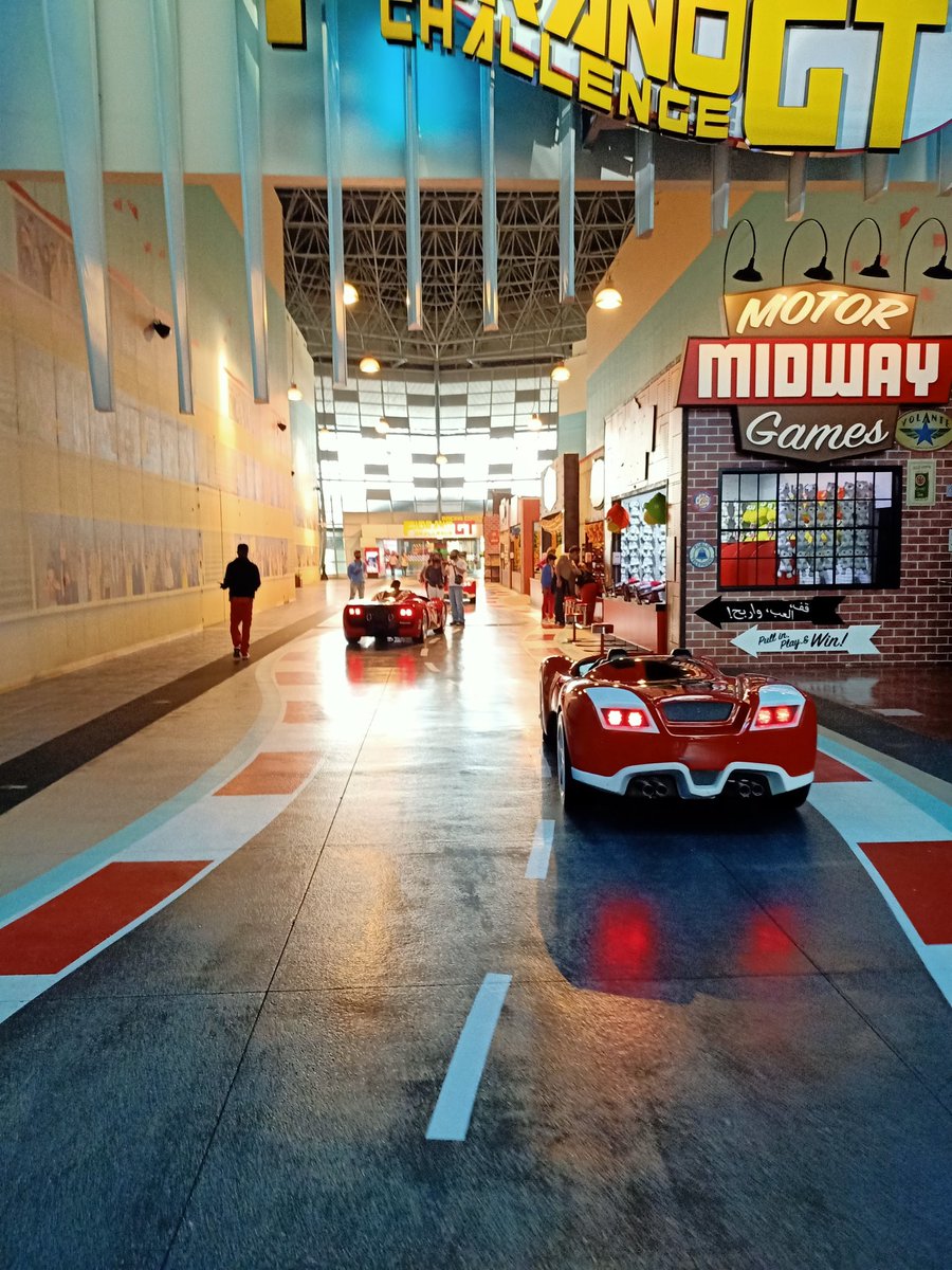 Pretparkhopper's tweet photo. #FerrariWorld Abu Dhabi #themetour https://t.co/eGNrWA28C9