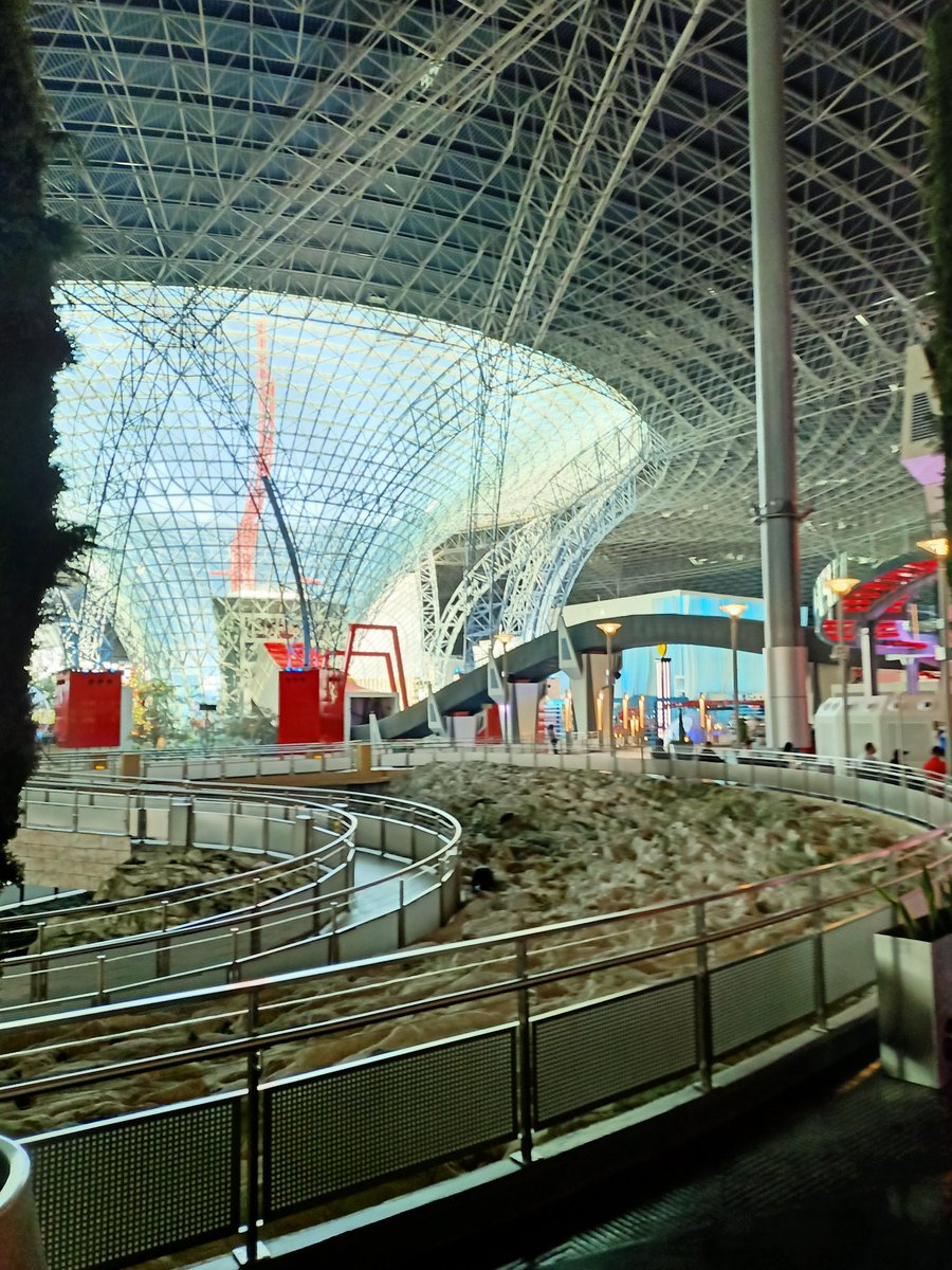 Pretparkhopper's tweet photo. #FerrariWorld #themetour https://t.co/wx0AZ6tE2B