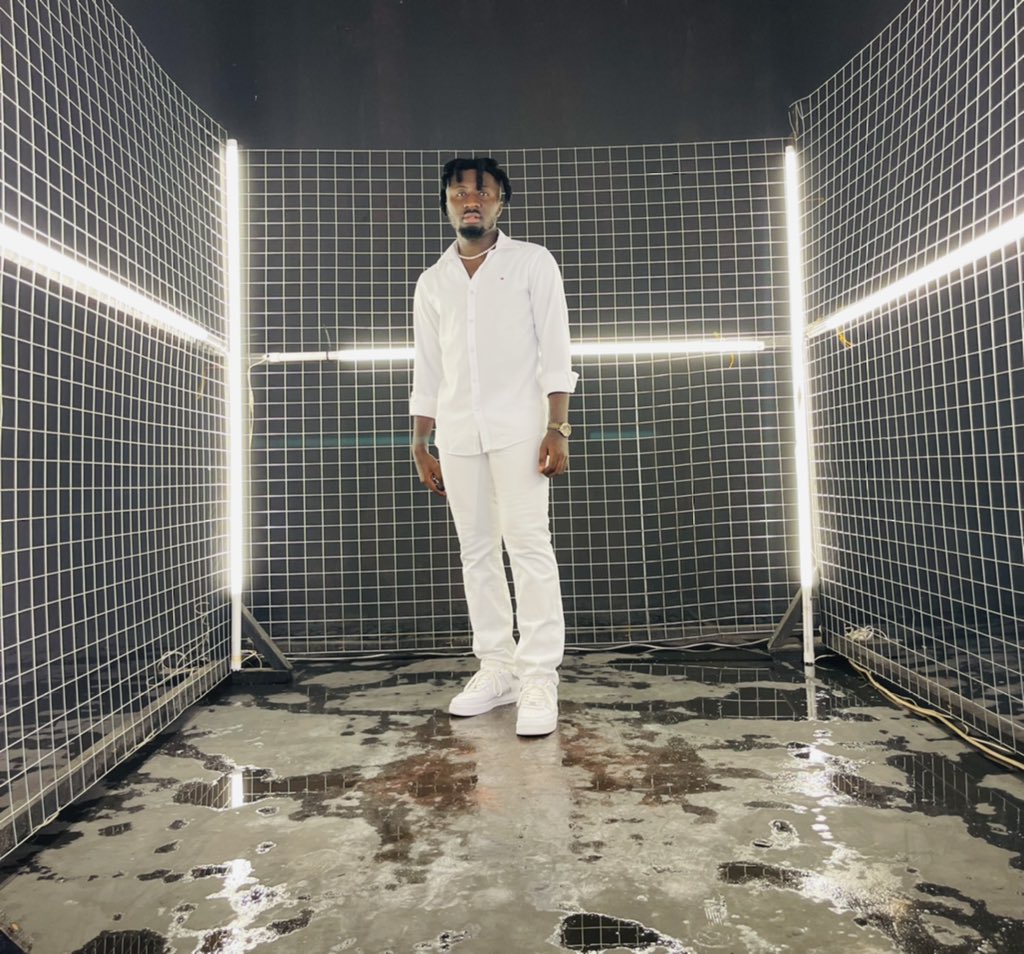 If your boyfriend/girlfriend ask you to pay his/her fees, what will be your response?

A. Metua 
B. Mentua