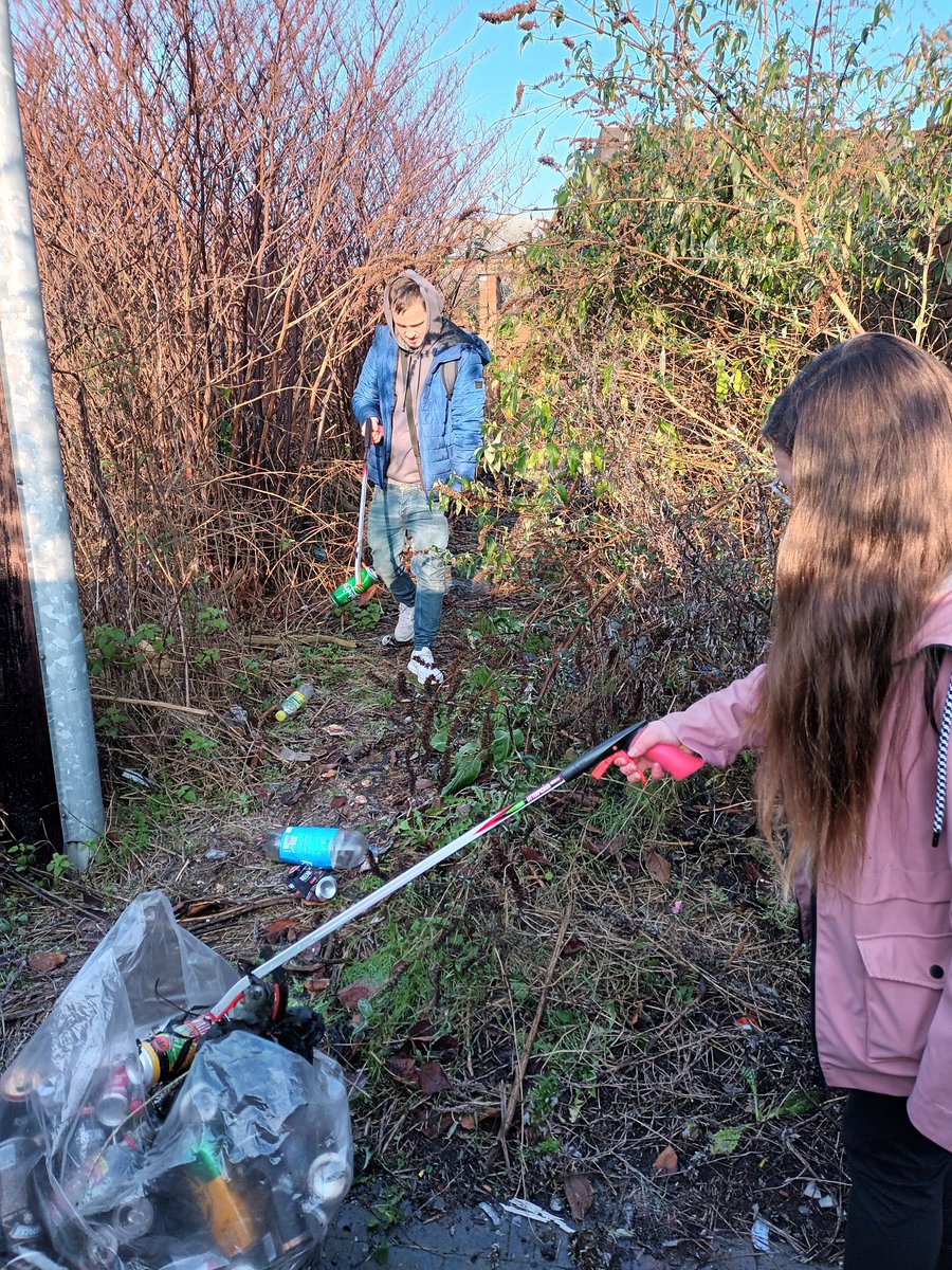 Over 50 bags of litter filled by our wonderful volunteers on Saturday. Special thanks to our care experienced YP and shout out to our Cllrs, MP and managers for supporting us! @WRight4Children @sallyrowe51 @IVanderheeren #lookafterourplanet