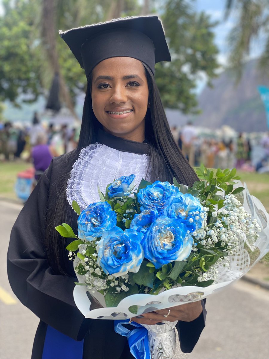 HayllaPear's tweet photo. Os planos dele para mim, são muito maiores que os meus 🙏🏽🎓👷🏽‍♀️ https://t.co/TCffwDesKL