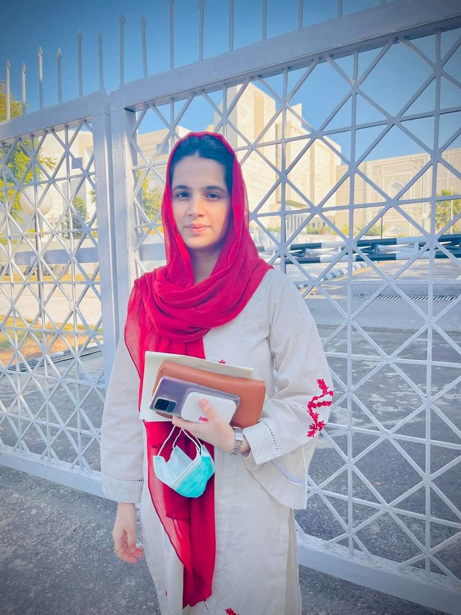 sabirkpt's tweet photo. Brave #daughterofsindh who wants to continue her father's mission against the #SardariSystem for which she has been knocking the doors for the last 15 months from anti-terrorism to SupremeCourt
Her demand consist of only three words" I want Justice".
#AntiFeudalismDay #UmmeRubab https://t.co/H59Dl7oXBf