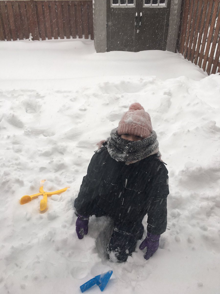 carbone_ang's tweet photo. No need for school work today! Just have fun https://t.co/jklpIhV3zv