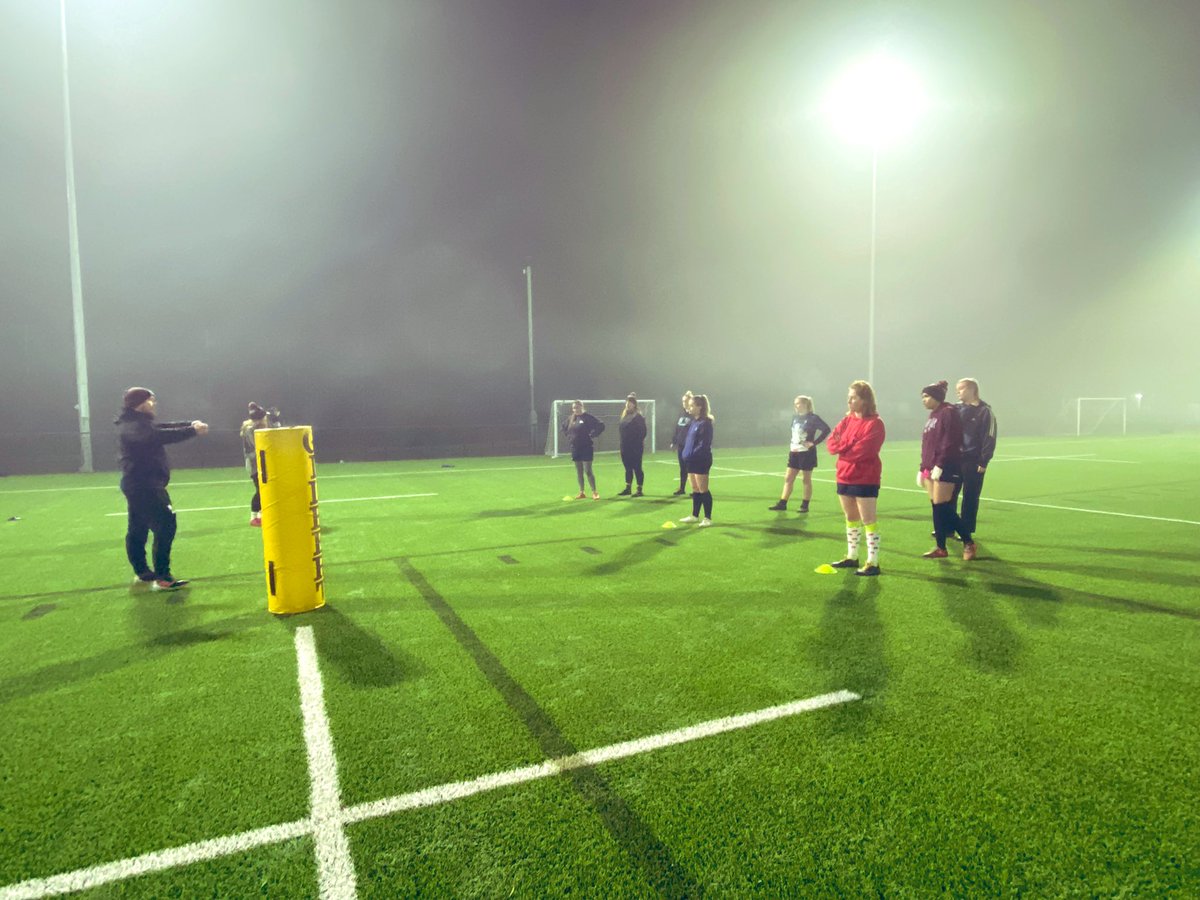 rentonj7's tweet image. Great session on Friday night… same again tonight! Fancy giving rugby a go whilst at DMU? DMU ladies team is the place to try it 🏉❤️🖤 @DMUWomensRugby @DMUsports @DMU_RUFC